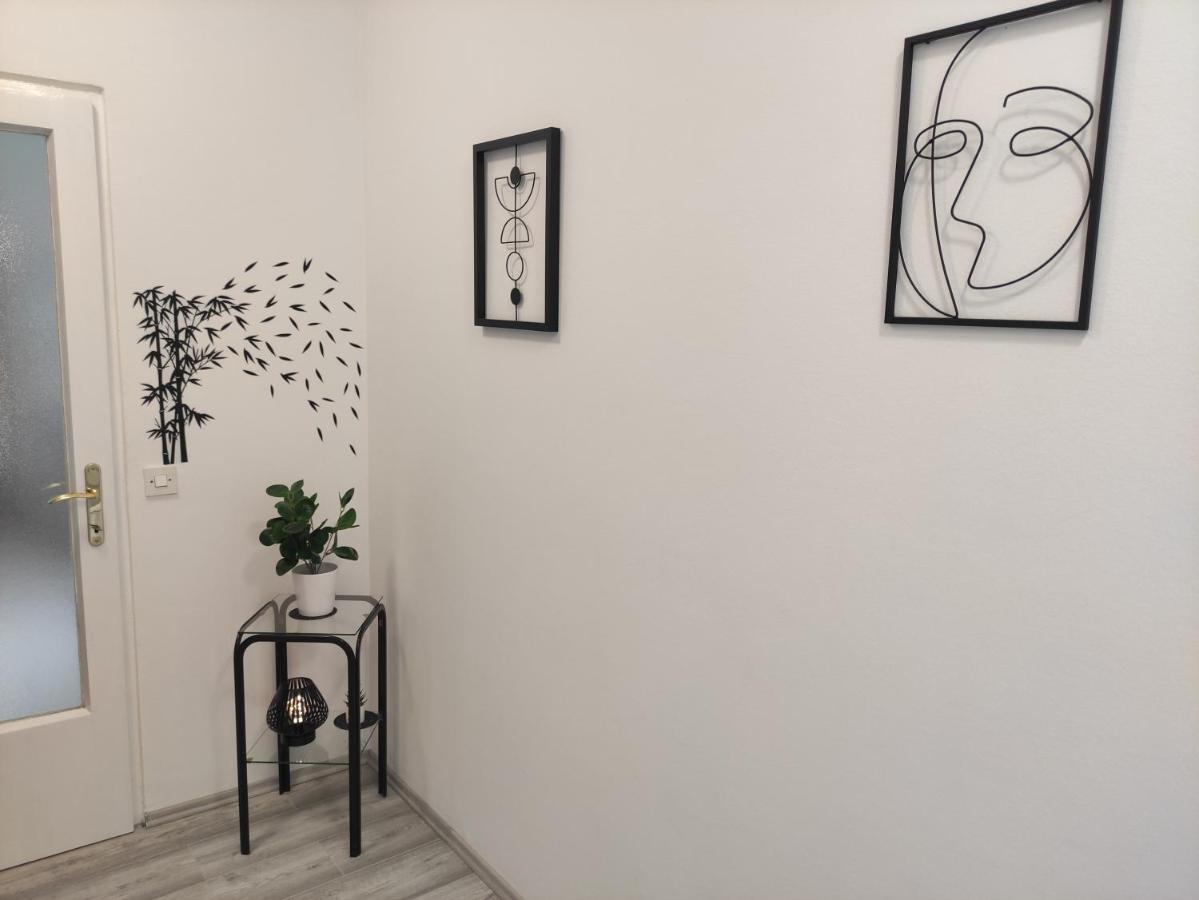 Apartman Iris S Terasom Ριέκα Εξωτερικό φωτογραφία