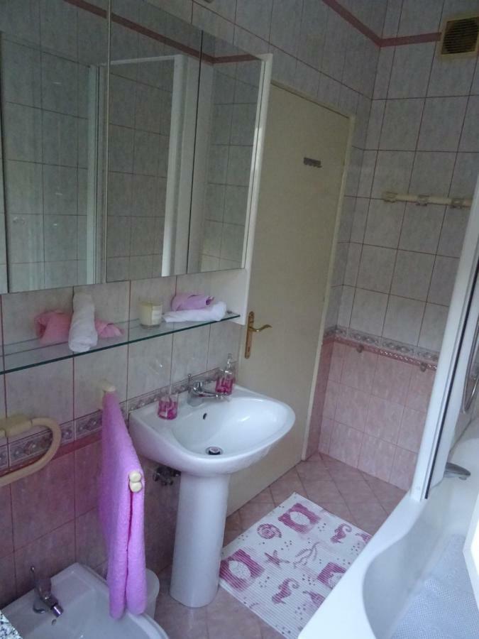 Apartman Iris S Terasom Ριέκα Εξωτερικό φωτογραφία