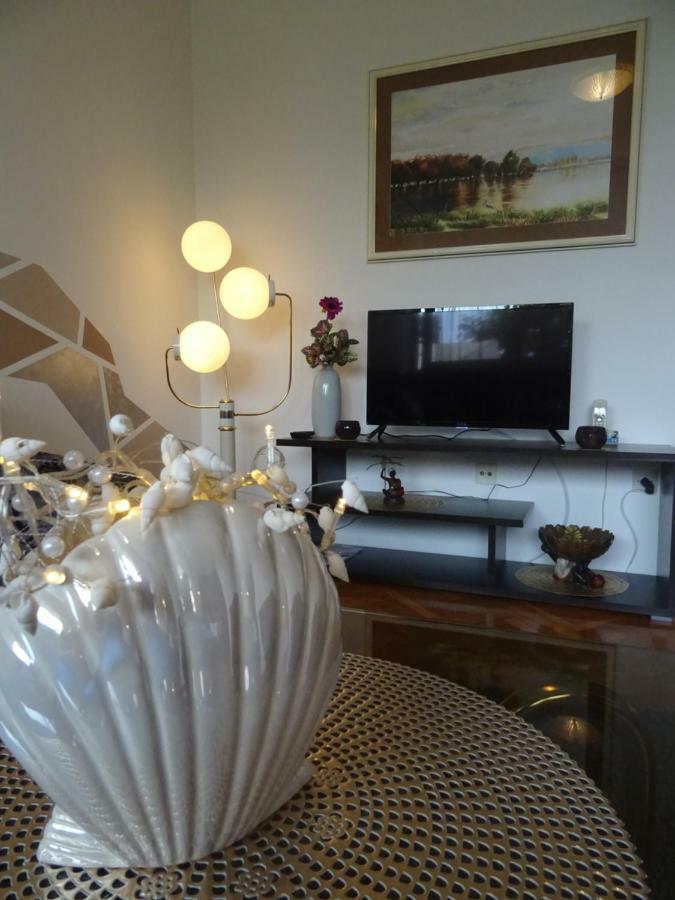 Apartman Iris S Terasom Ριέκα Εξωτερικό φωτογραφία