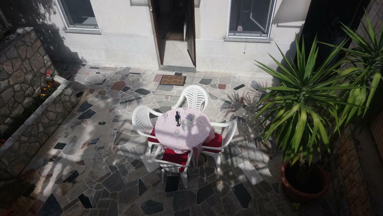 Apartman Iris S Terasom Ριέκα Εξωτερικό φωτογραφία