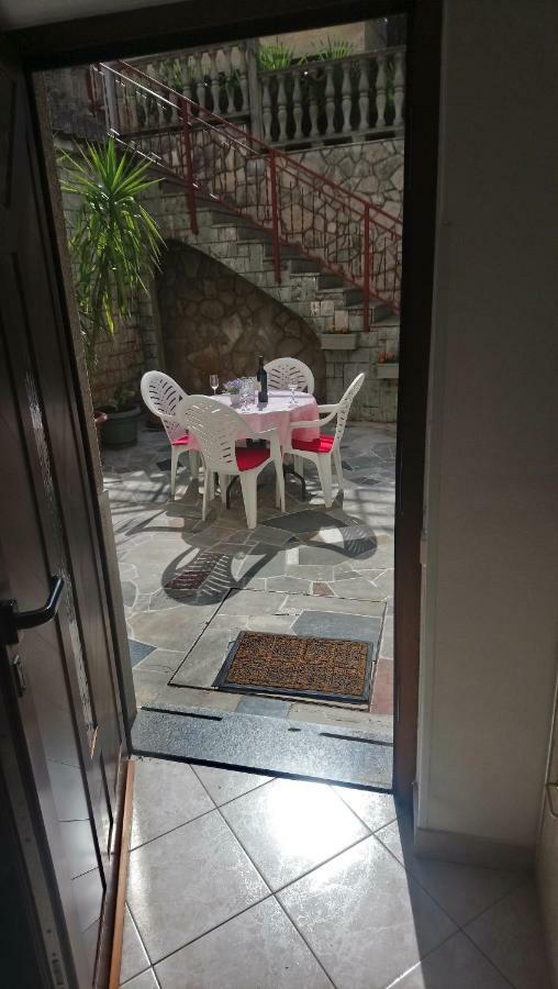 Apartman Iris S Terasom Ριέκα Εξωτερικό φωτογραφία